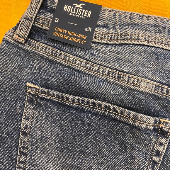 CURVY VINTAGE STRETCH HIGH-RISE DENIM SHORTS - Picture 4 of 7